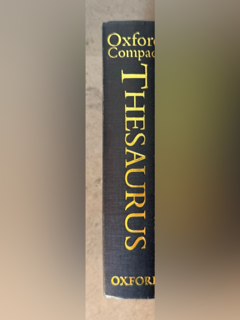Oxford Thesaurus Hardcover in Black and Gold
